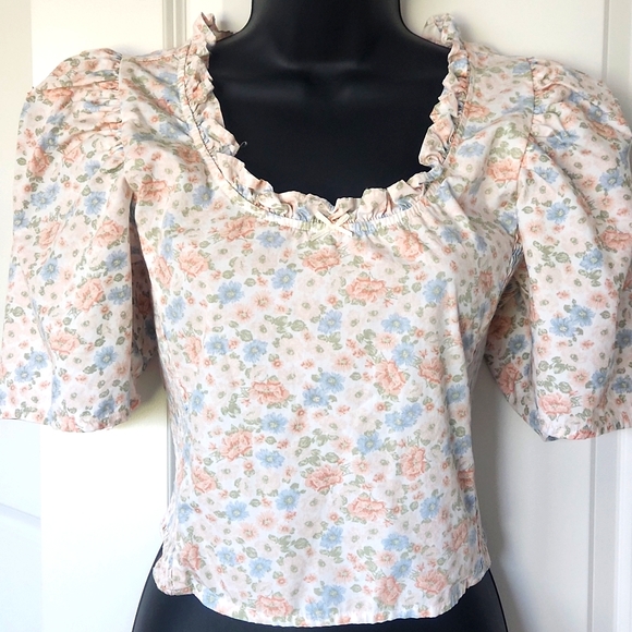 Levi's Peasant Crop Top - Picture 3 of 14